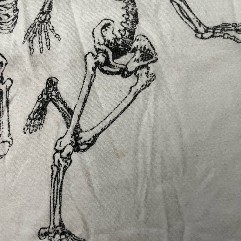 Urban Outfitters Skeleton T-shirt Size XL - Picture 2 of 2